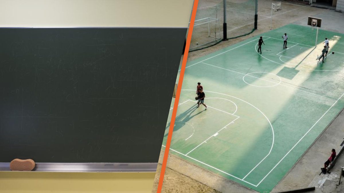 Una pizarra de tiza junto a una pista de baloncesto vista desde arriba, con jugadores entrenando.